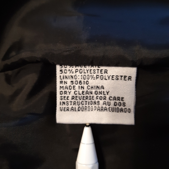 Le Suit Petite Black Beaded Lapel Jacket Size: 8P - Picture 5 of 5